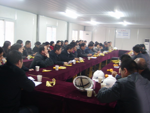 南京棲霞區(qū)馬群街道辦到我公司進(jìn)行了考察，開(kāi)展了有關(guān)科學(xué)發(fā)展觀的研討會(huì)